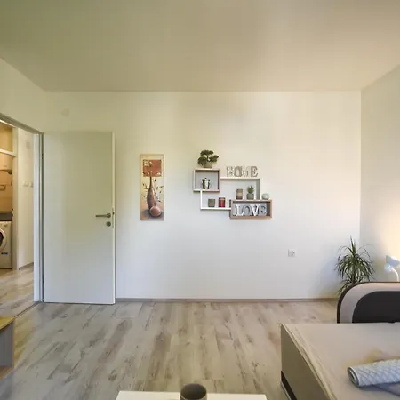 Noah Apartment